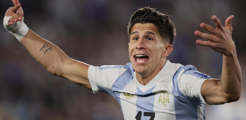 开云体育官网-朱利亚诺-西蒙尼：梅西是史上最佳，每天看他训练都眼前一亮