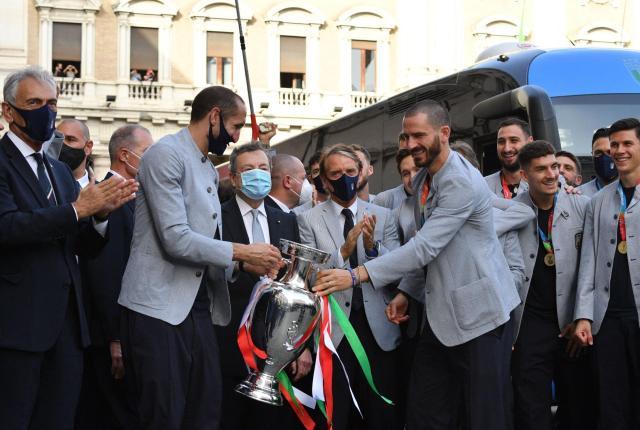 开云体育平台app-总统接见意大利队,曼奇尼回应英格兰扎心一幕